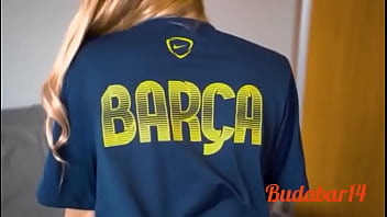 I went to the court and a beautiful blonde with the BARÇA shirt woke up, she loved making videos, she's going to see more!...