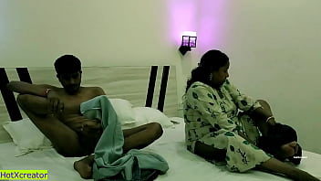 होटल में कमबख्त दोस्त सेक्सी पत्नी! भारतीय XXX भाभी सेक्स