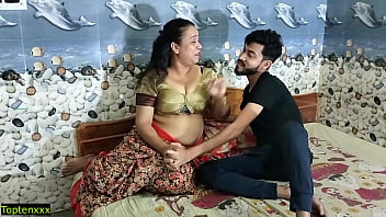 Bengali hot Bhabhi vs muda India!! Seks amatir pertama!
