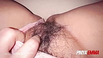 Latina Teen in Panties montre sa chatte poilue et ses gros seins Fait maison Porno Indien Sex Video