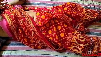 Секс с красным сари Sonali Bhabi от местного паренька (официальное видео от localsex31)