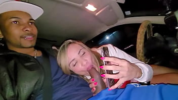 Milf Bianca Naldy Talking To The Fans And Sucking The Cock In The Car