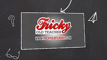 Tricky Old Teacher - Una studentessa pigra fa piacere al suo insegnante
