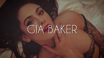 Gia Baker chupándome los dedos de los pies para ti
