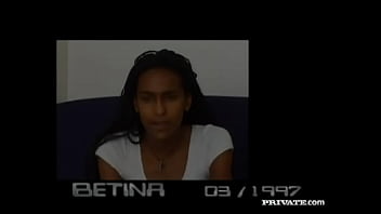Nosso elenco é a primeira cena pornô de Bettina
