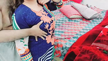 Demi-soeur divorcée pakistanaise du cul à la bouche baisée grossièrement par son demi-frère avec un son clair en hindi