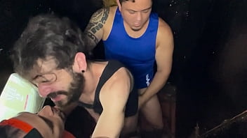 Giving the ass to two males in the cabin - C/ Maldonato Gp & Social Sem Camisa - Full Video on XVideos RED