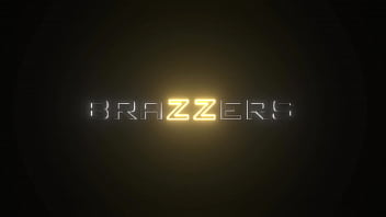 Она берет то, что хочет - Уитни Райт, Белла Ролланд / Brazzers / полный стрим с www.brazzers.promo/tak