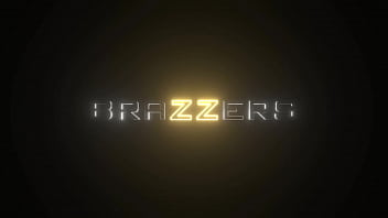 Hipster Queens Clown Boys for Clicks - Gianna Dior, Eliza Ibarra / Brazzers / полный стрим с www.brazzers.promo/que