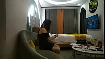 Lover gives me blowjob in hotel