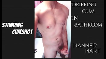 Abspritzen im Stehen - Tropfendes Sperma im Badezimmer von Hammer Hart