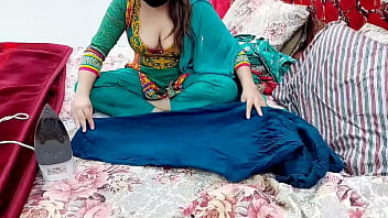 Empregada paquistanesa sexo anal com seu chefe Hindi Áudio