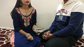 Belle demi-soeur enseigne le sexe à son demi-frère en audio hindi