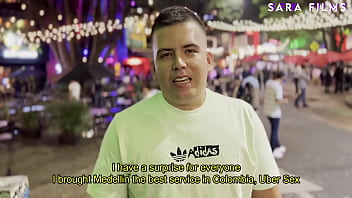 UberSex en Medellin - Lesbianas follando en carro y apartamento - Sara Blonde y Mariana Martix - Sara Films