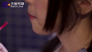 TMW071 If you want to be diagnosed, just have sex with me! Spend the Spring Festival with the seniors for the insurance money [Domestic] Tianmei Media Homemade original AV with Chinese subtitles