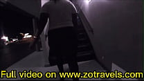 Porno-Vlogs Zo Travels trifft sich mit einer verheirateten Frau in einem Motel hinter dem Rücken ihres Mannes
