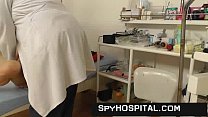 Paziente donna segretamente videoregistrato dal medico voyeur