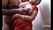 Desi Village Ehefrau, heißer stehender Sex mit ihrem indischen Devar - volles Hindi