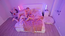 Бисексуальное секс-видео с Алеком Харди и Кейт Труу ПОЛНОСТЬЮ на моей шкуре