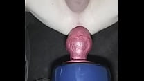 Il mio culo prende questo enorme plug anale da 15 pollici.