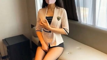 A female massage technician at a high-end club, the cheating client was so fucked that she was so fascinated that she shouted, "It feels so good." Chinese drama.