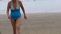 I get excited on the beach and I take my husband's best friend to fuck me, his cock is delicious