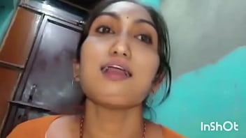Una bella ragazza indiana faceva sesso a pecorina