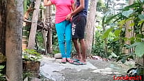 Деревенская подруга занимается сексом со своим парнем в красной футболке на улице (официальное видео от localsex31)