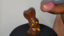 Chocolate Bunny fodido e Cum coberto!
