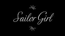 Hinterhof-Blowjob mit Sperma im Gesicht – Sailor Girl Hotwife