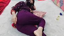 Sobia Nasir mostra strip-tease de corpo nu em videochamada do WhatsApp com cliente