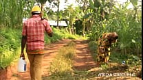 POV: eine beispiellose Begegnung im Dorf zwischen einer ehebrecherischen Frau und ihrem Nachbarn auf dem Feld, gefolgt von einem öffentlichen Outdoor-Fick auf einem afrikanischen Straßengangster