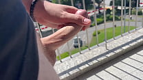 Публичный рискованный камшот на балкон / A-Teen-cm