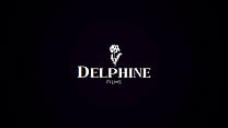 Delphine Films - ゴージャスな AI ロボット マディがホットな科学者とセックス