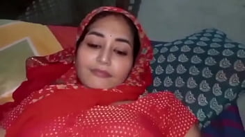 Auf Raksha Bandhan fand ein Schwager die Stiefschwester seiner Frau allein und fickte sie. Bestes Pornovideo von Indian Bhabhi. Lalita Bhabhi Sexvideo