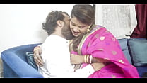 El amor indio caliente con una esposa india casada y su marido termina con sexo erótico - Hindi Audio
