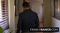 FamilyBangs.com ⭐ Geile junge Familienfrau begehrt den Schwanz ihres Stiefvaters in ihrer Fotze, Ashley Lane, Tommy Pistol