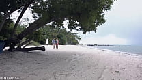 PenthouseGold.com - Крошка в бикини Слоан Харпер сосет член на пляже и получает в киску