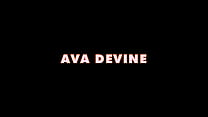 Ava Devine ha brocche bagnate e succose e una figa arrapata