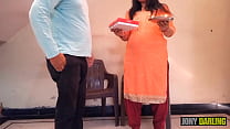 Big Ass Horny Chaachi Ha ricevuto un regalo da Bhateeja al festival di Diwali