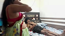Беременная жена и подруга делают минет вместе под римминг на хинди аудио