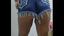 wife in tight shorts