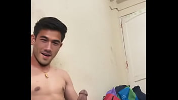 Young guy jerkoff big dick