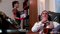 Parodie-Porno mit asiatischer Sekretärin Asa Akira und ihrem Chef im Büro