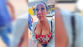 Contrato a una verdadera prostituta, me quito el condón y follamos en un motel en la zona de tolerancia de Medellín, Colombia
