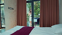 Condividere il letto in una stanza d'albergo con una calda milf